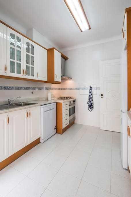 Apart Lisboa Confortavel 2 Quartos Com Terraco Одивелаш Экстерьер фото