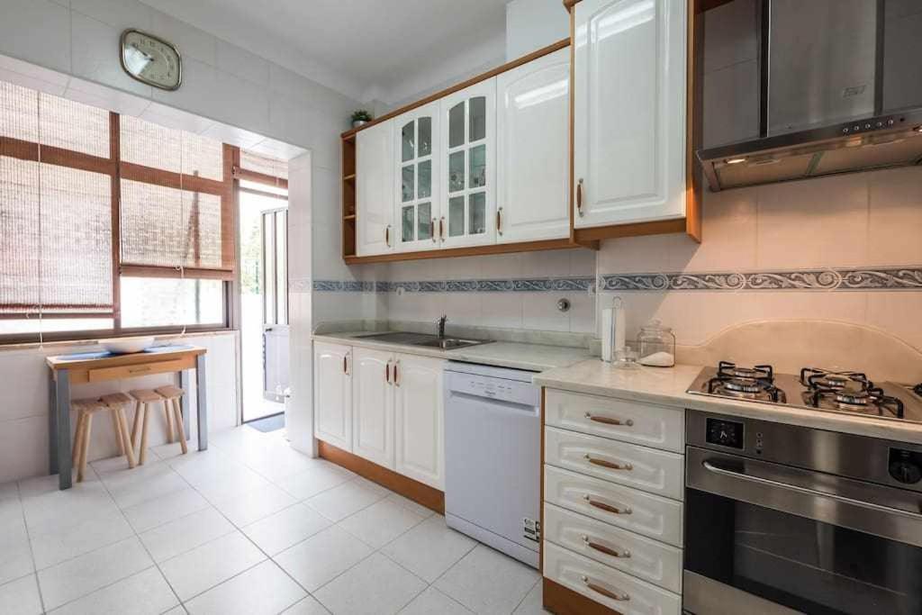 Apart Lisboa Confortavel 2 Quartos Com Terraco Одивелаш Экстерьер фото