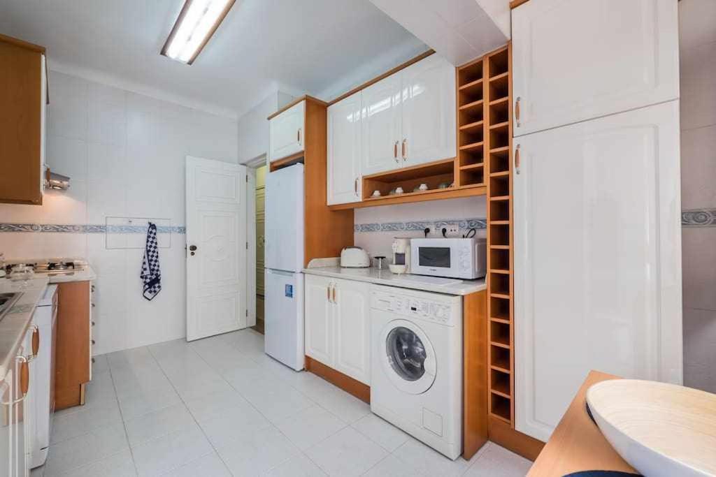 Apart Lisboa Confortavel 2 Quartos Com Terraco Одивелаш Экстерьер фото