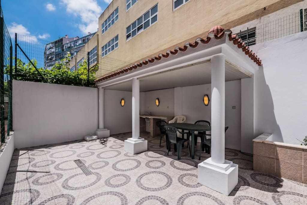 Apart Lisboa Confortavel 2 Quartos Com Terraco Одивелаш Экстерьер фото