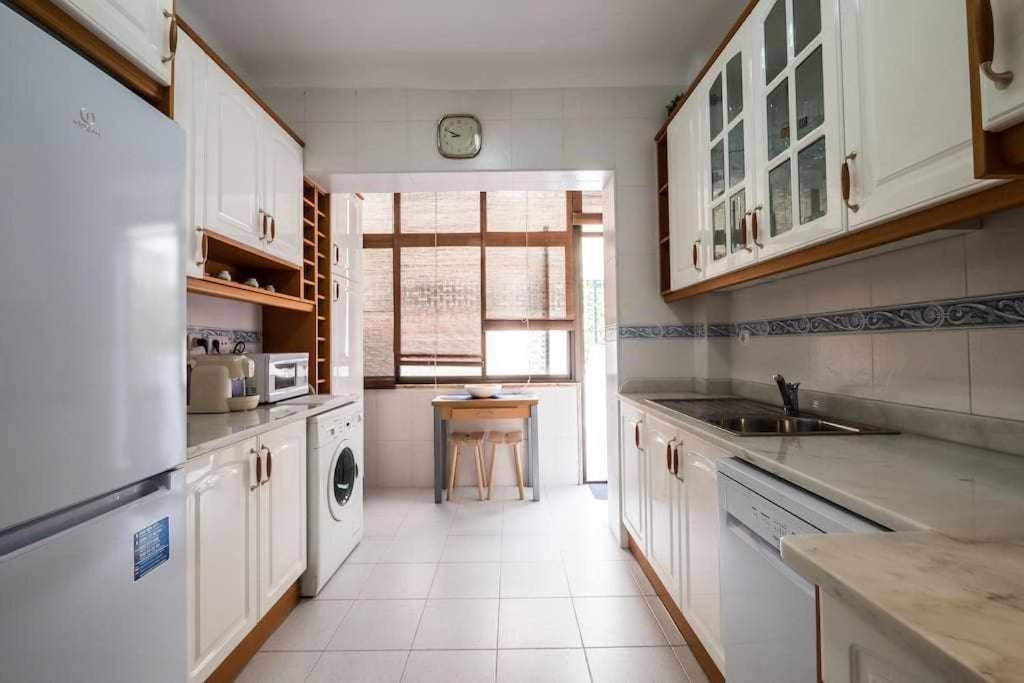 Apart Lisboa Confortavel 2 Quartos Com Terraco Одивелаш Экстерьер фото