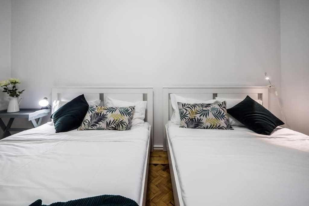 Apart Lisboa Confortavel 2 Quartos Com Terraco Одивелаш Экстерьер фото
